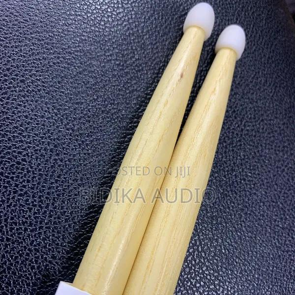 5a Wooden Drumstick With Plastic Tip - thumbnail 2