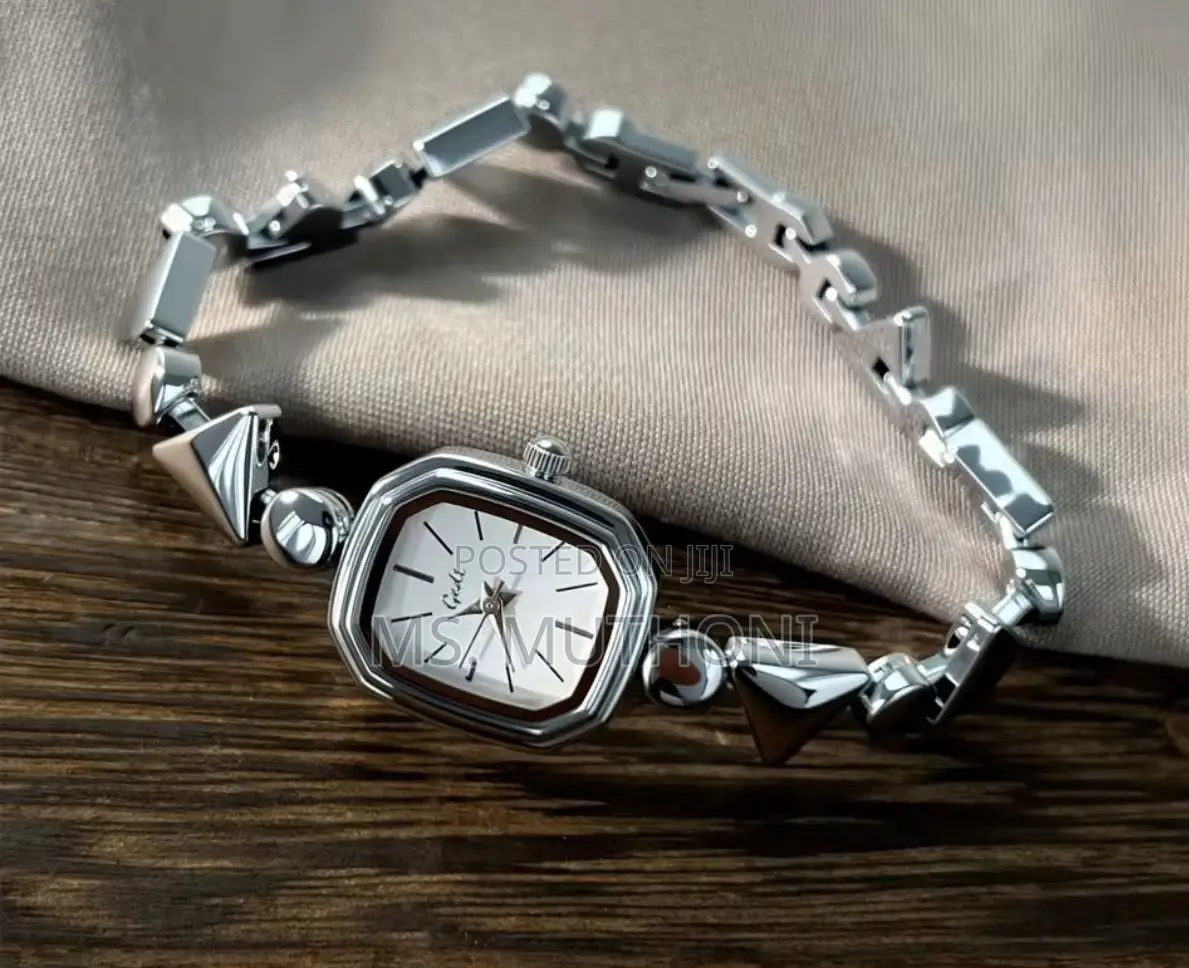 Simple Chic Lady W. Watch *