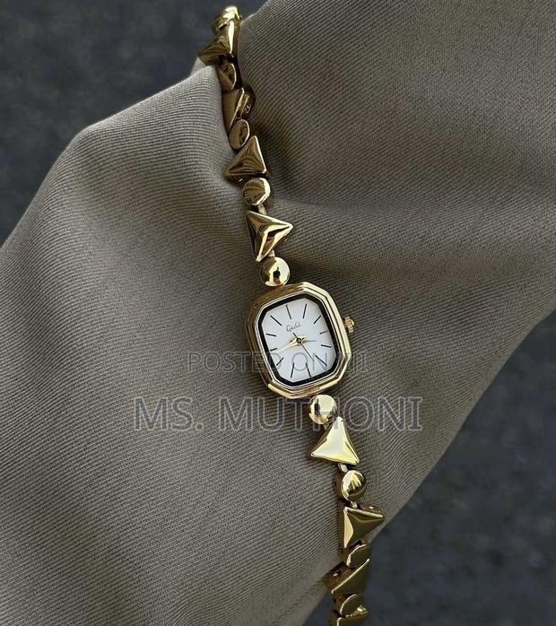 Simple Chic Lady W. Watch *