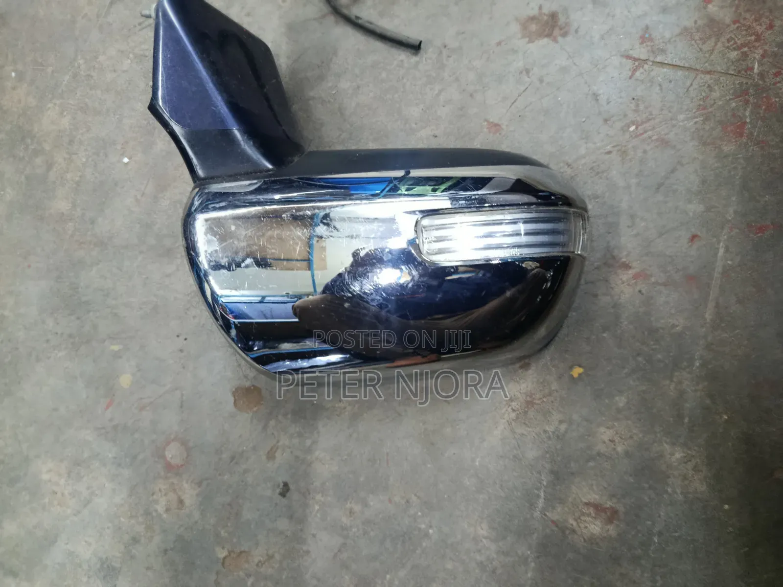 Voxy 2008 Sidemirror