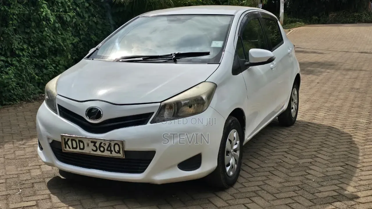 Toyota Vitz 2014 White