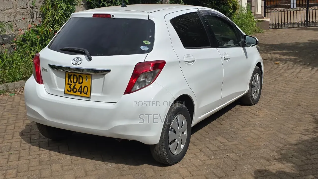 Toyota Vitz 2014 White