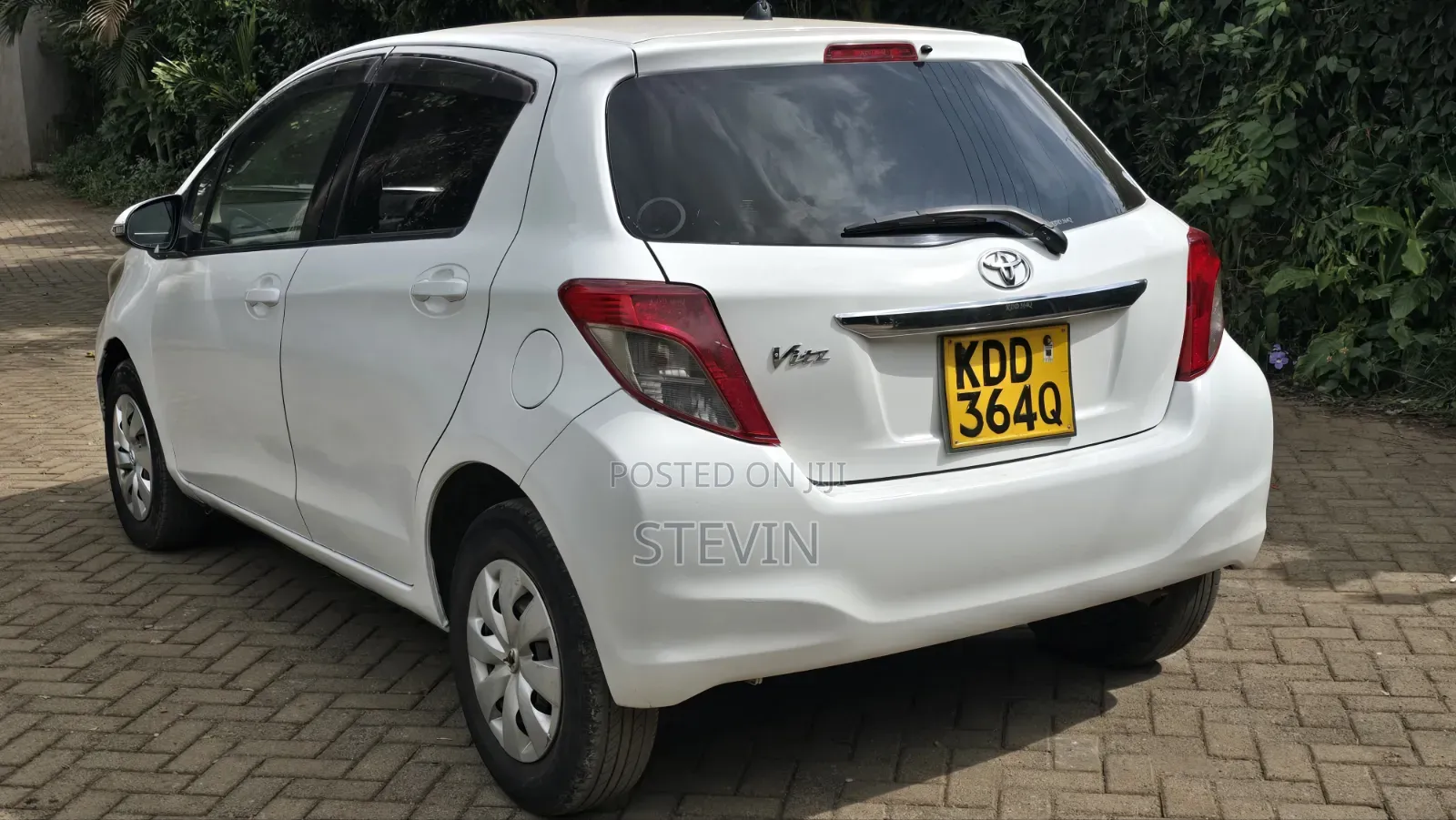 Toyota Vitz 2014 White