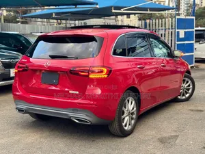 Mercedes-Benz B-Class 2019 Red