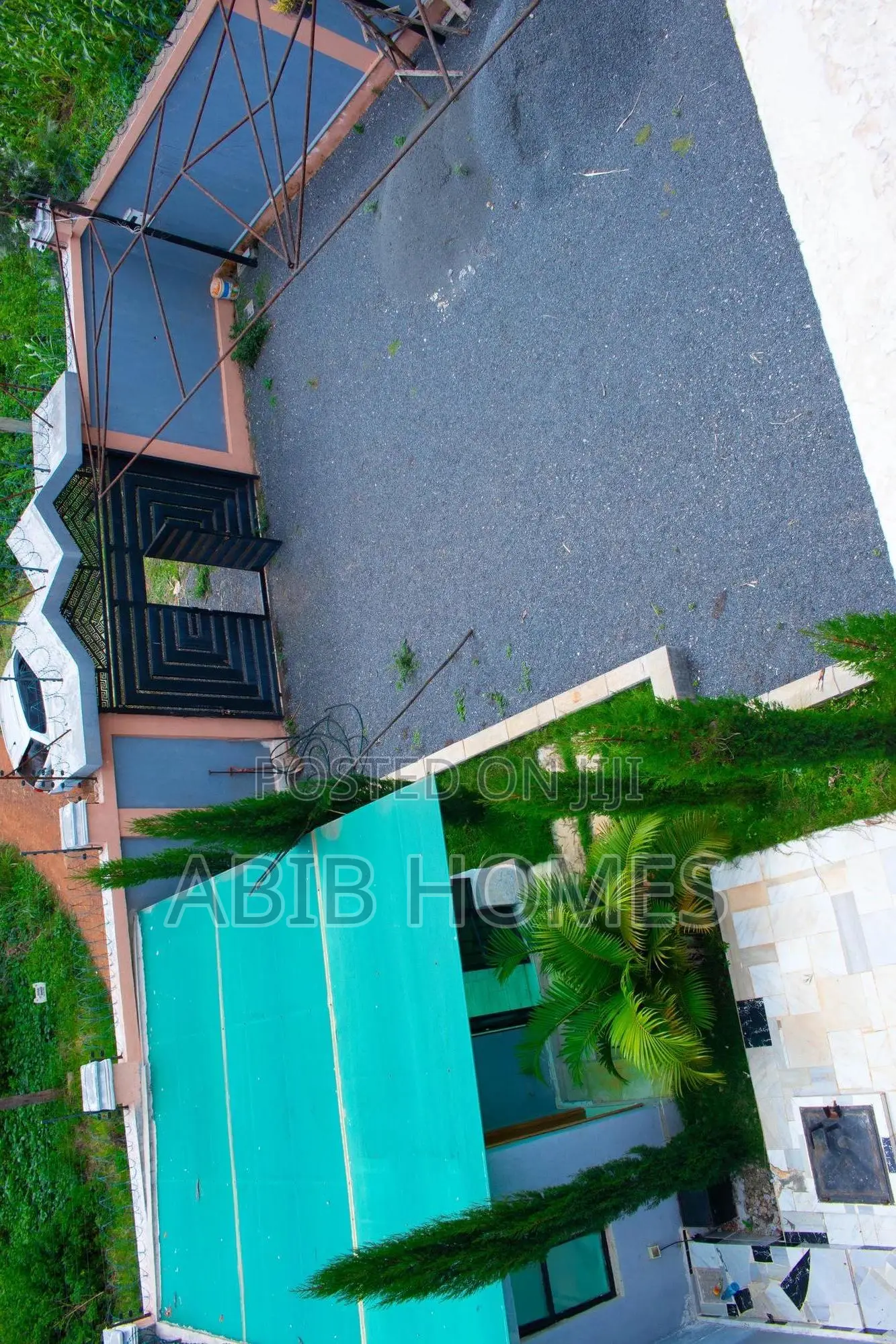 4bdrm Maisonette in Croton Estate, Kenyatta Road / Theta  for sale