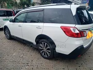 Subaru Exiga 2017 White
