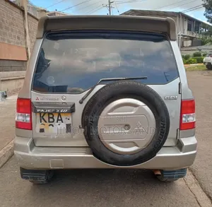 Mitsubishi Pajero 2004 Silver
