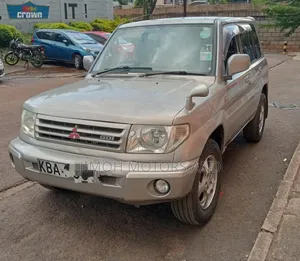 Mitsubishi Pajero 2004 Silver