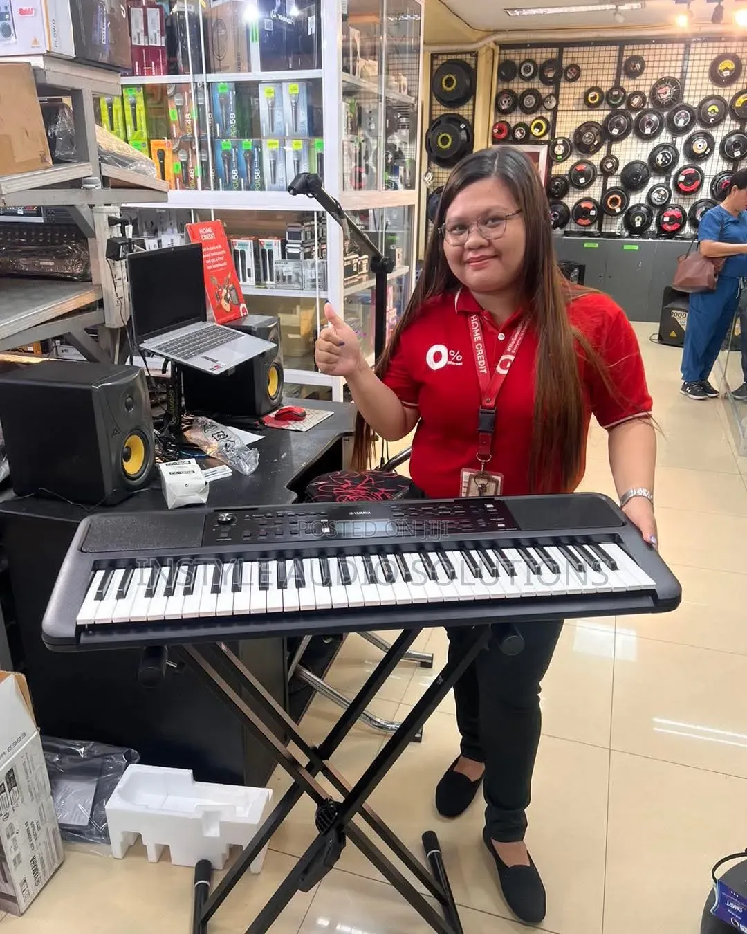 Yamaha PSR E383 Portable Keyboard Complete With Double Metallic Stand