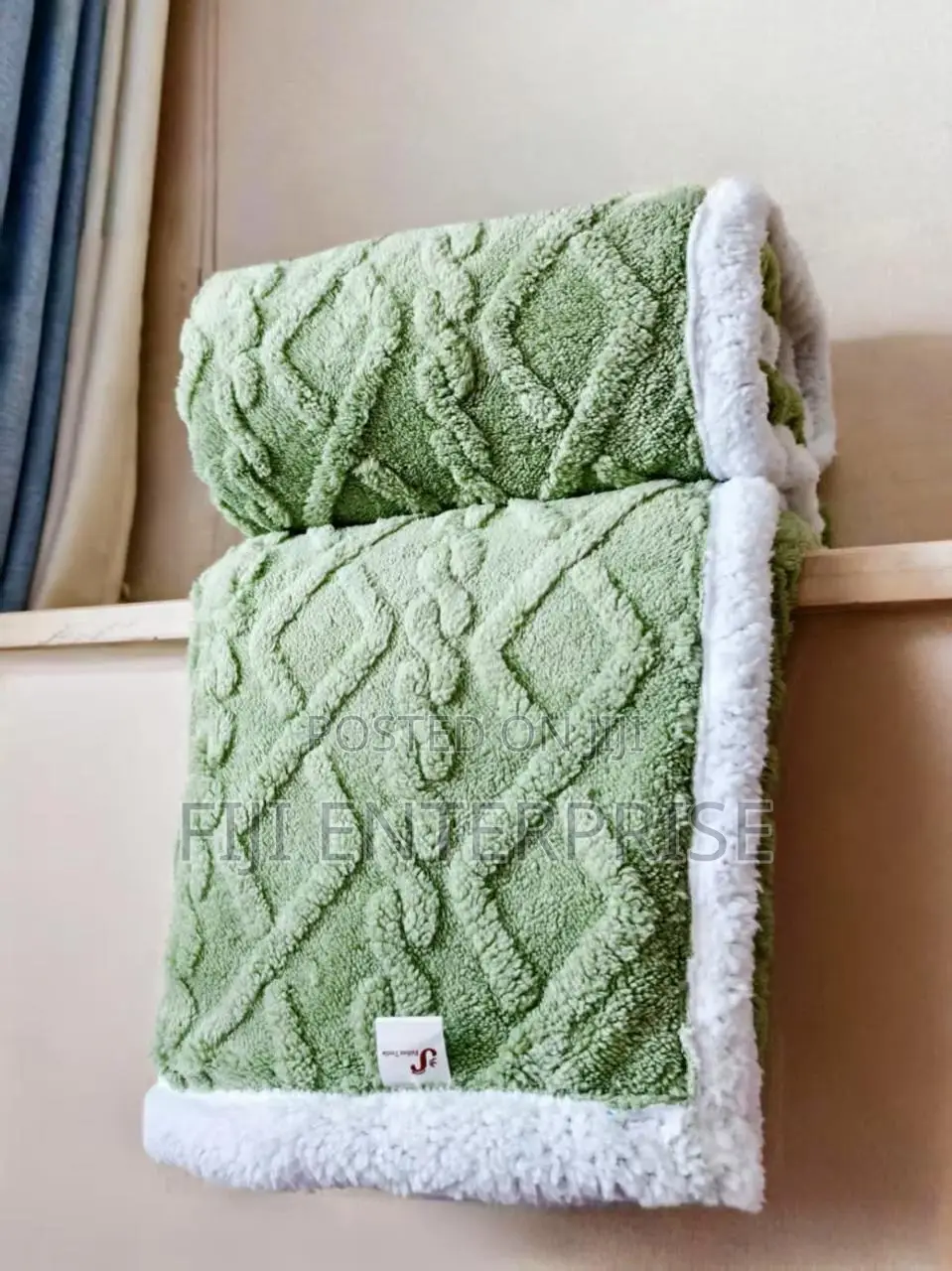 Heavy Sherpa Fleece Throw Blanket – 6×6 | Ultra-Soft Warm |