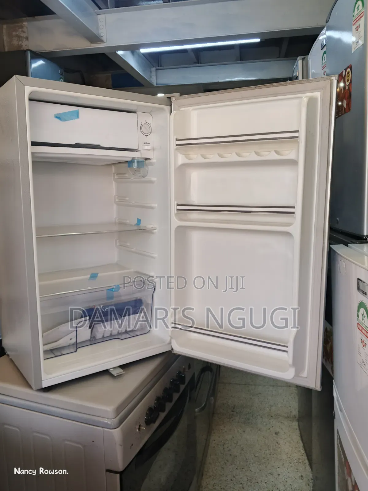 Ramtons Mini Fridge ( 90litres)