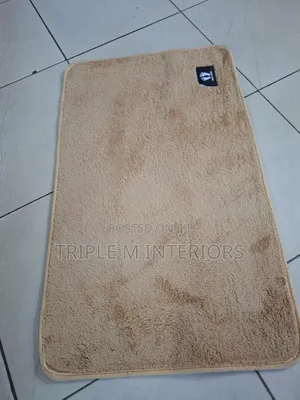 Latex-Backed Shaggy Rug