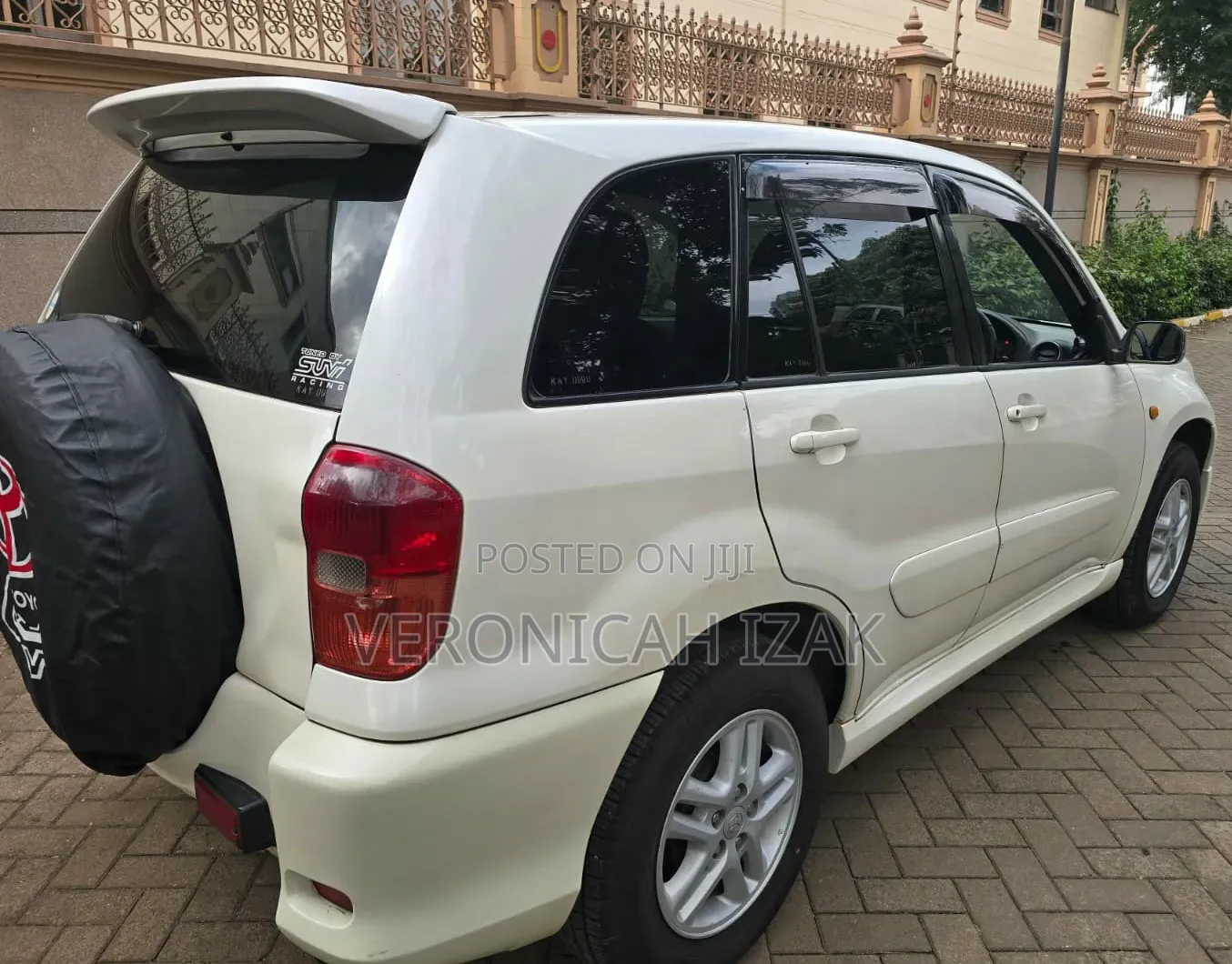 Toyota RAV4 Automatic 2000 White