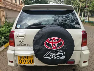 Toyota RAV4 Automatic 2000 White
