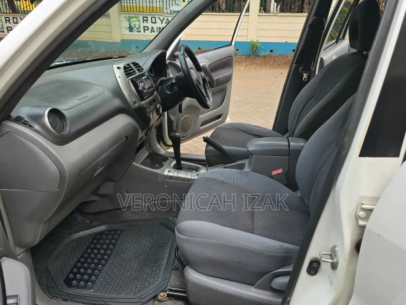 Toyota RAV4 Automatic 2000 White
