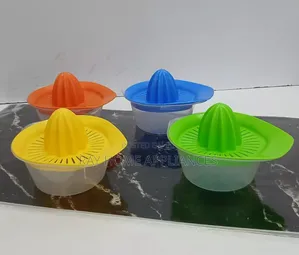 Plastic Manual Portable Citrus Juicer Green, Blue,Yellow and Orange