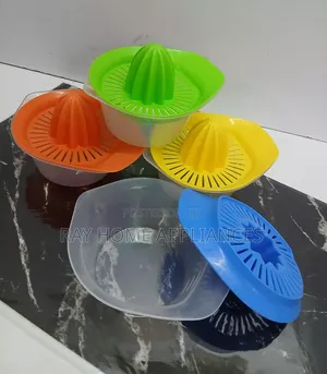 Plastic Manual Portable Citrus Juicer Green, Blue,Yellow and Orange