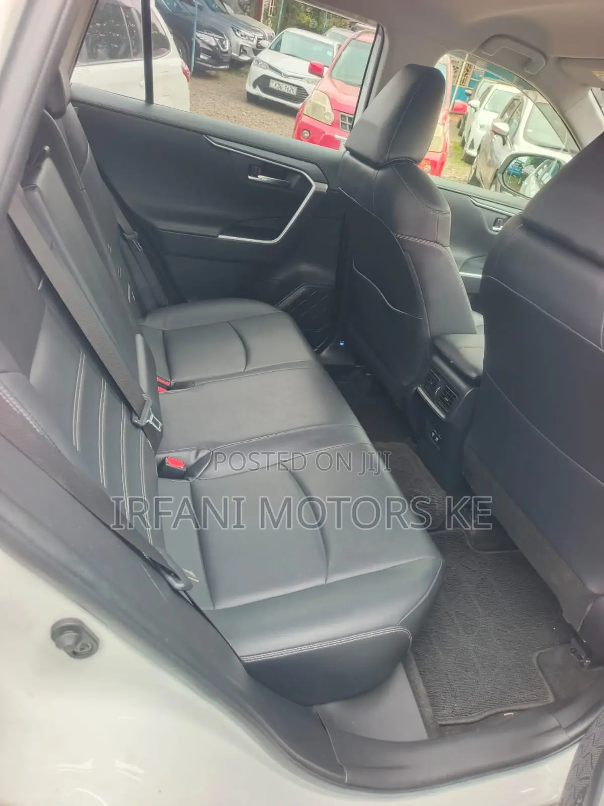 Toyota RAV4 XLE Premium AWD 2019 White