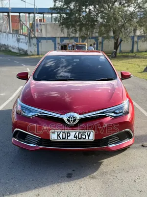Toyota Auris 2016 Red