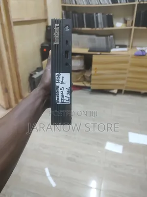 Desktop Computer Lenovo ThinkCentre M720 16GB AMD Ryzen 5 SSD 512GB