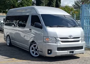 Toyota HiAce 2018 Silver