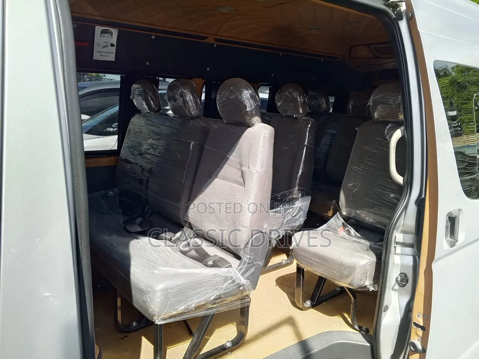 Toyota HiAce 2018 Silver