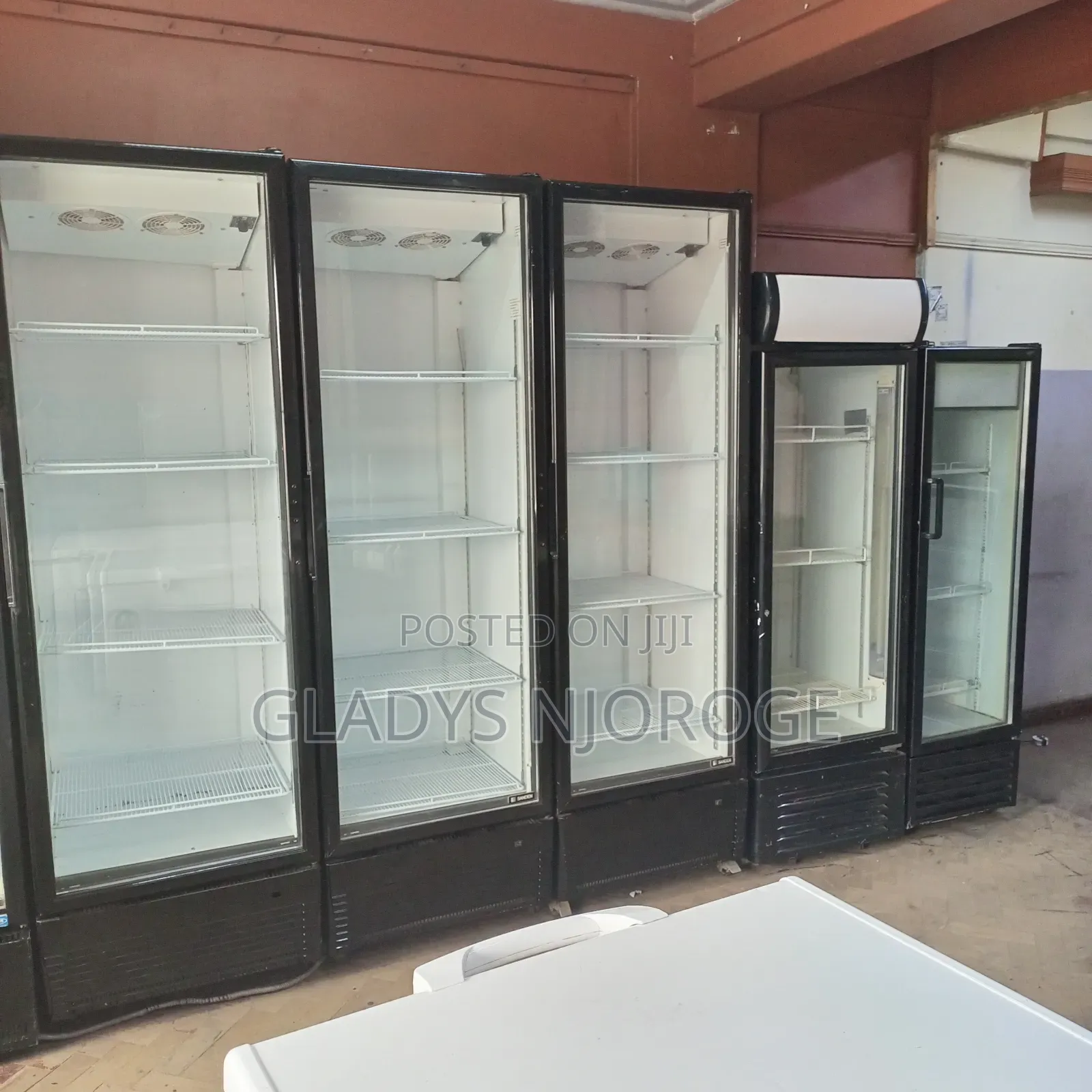 All Size Chiller Well Maintained