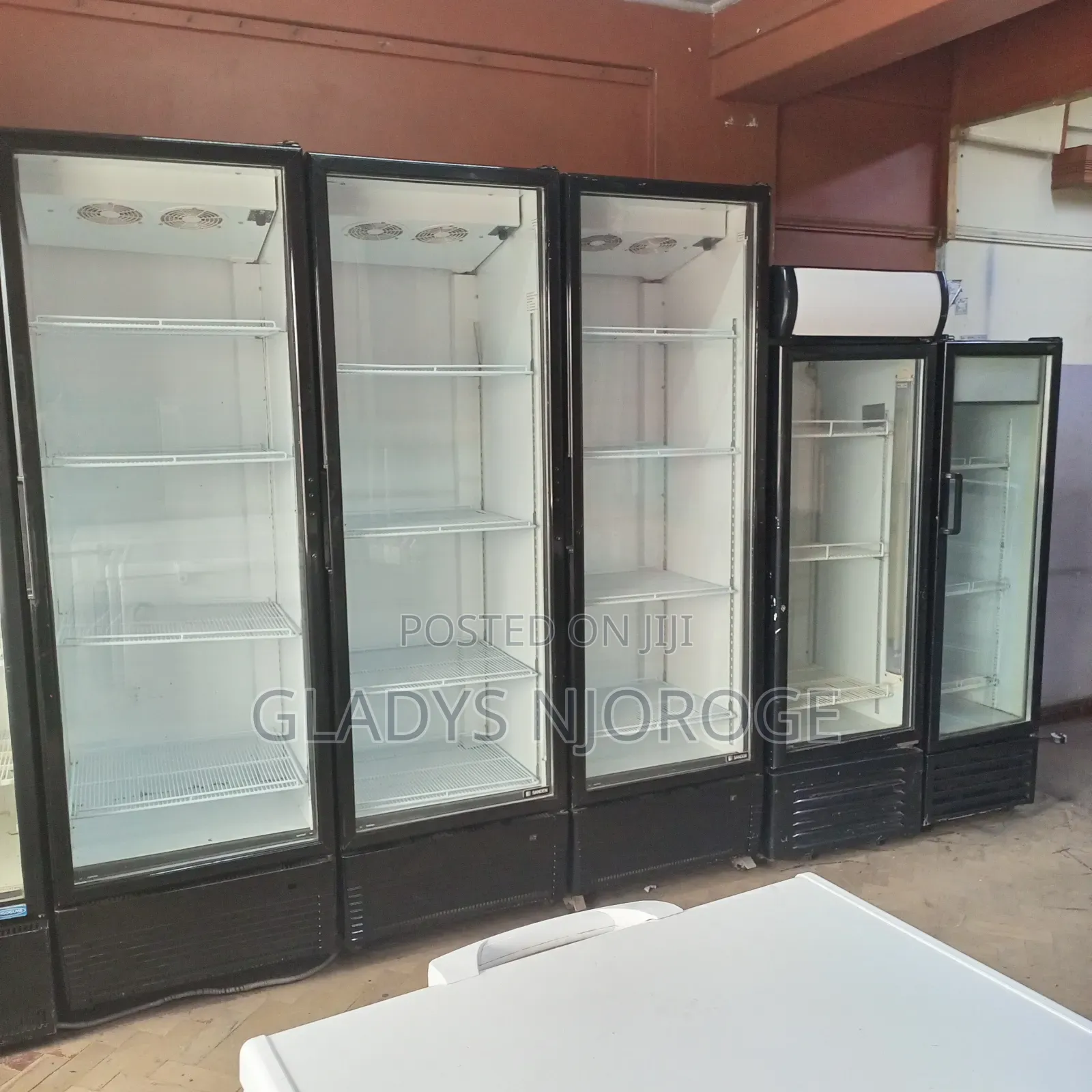 All Size Chiller Well Maintained
