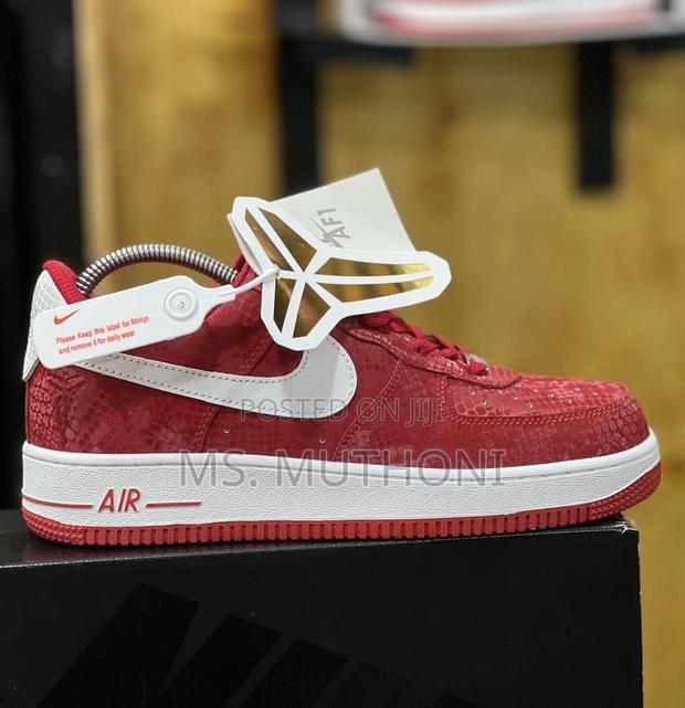 *Textured Kobe Bryant. Af1 White / Red 37-45