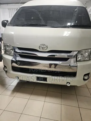 Toyota HiAce 2018 White