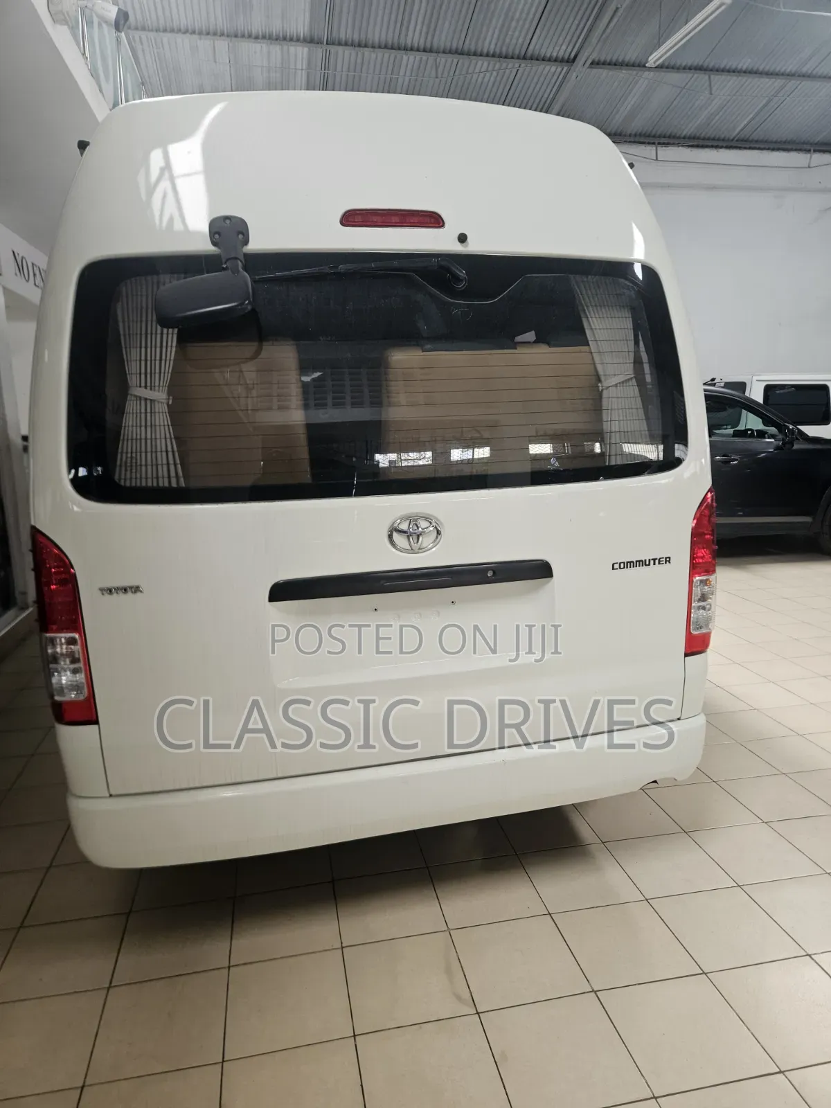 Toyota HiAce 2018 White