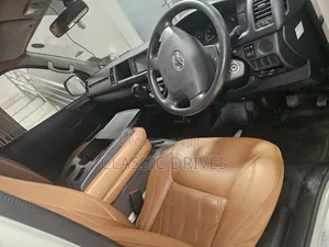 Toyota HiAce 2018 White