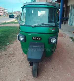 New Piaggio 2025 Green