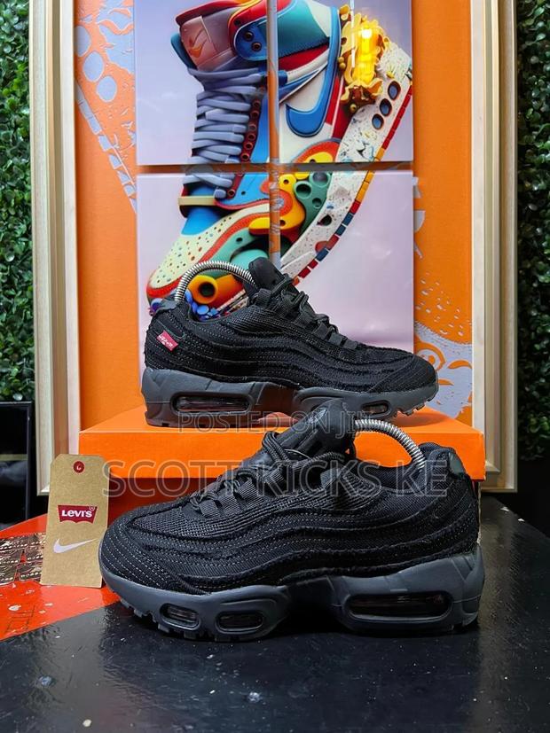 Levi’S X Nike Air Max 95 “Black”