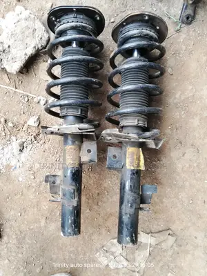 Original Ex Japan Nissan Ex-Trail T32 Front Complete Shocks