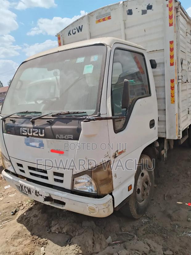 Isuzu NKR Rorry