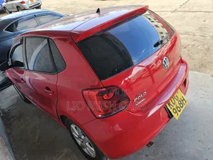 Volkswagen Polo 2015 Red