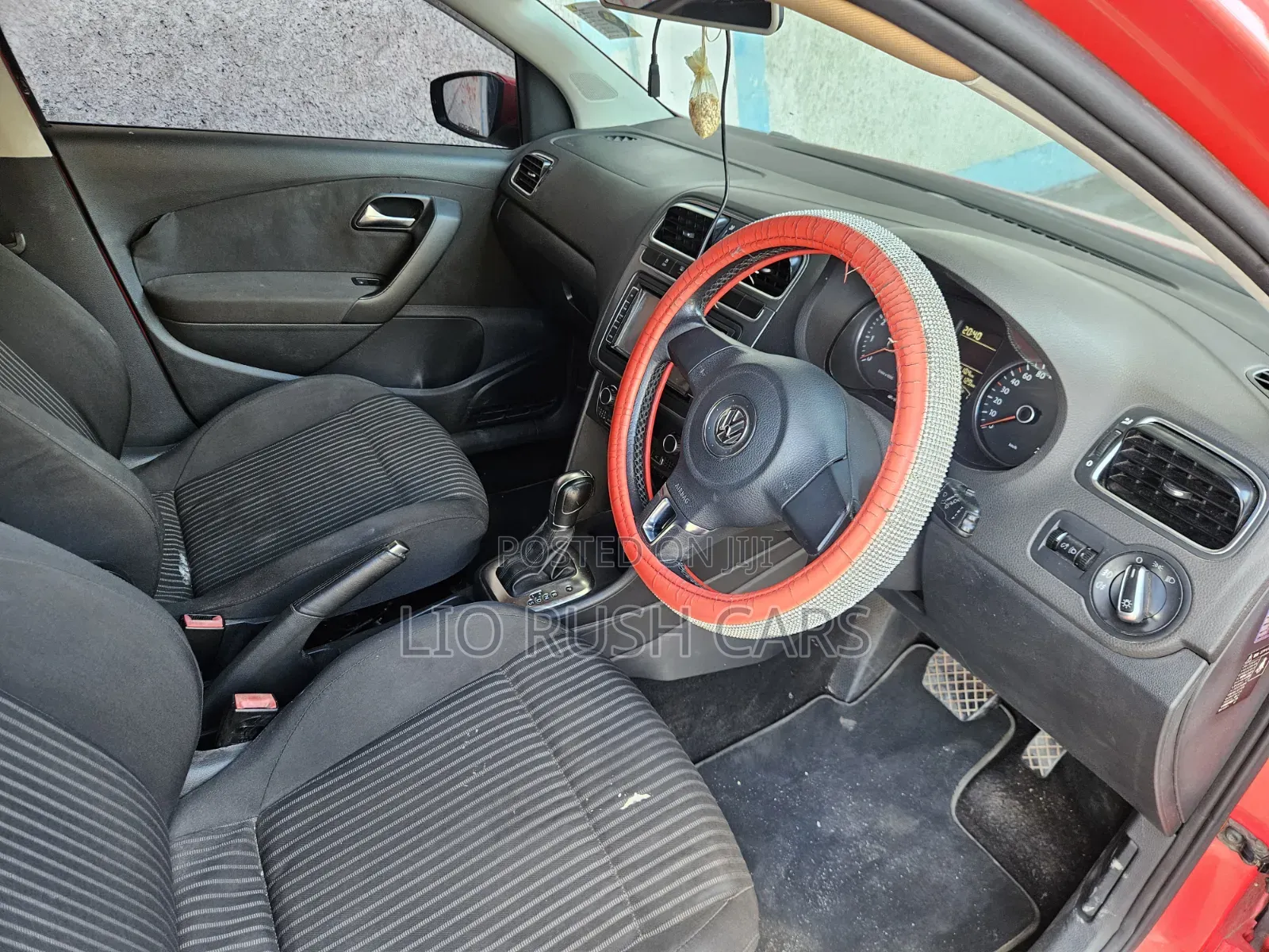 Volkswagen Polo 2015 Red