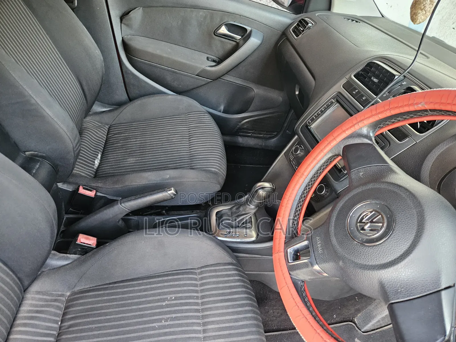 Volkswagen Polo 2015 Red