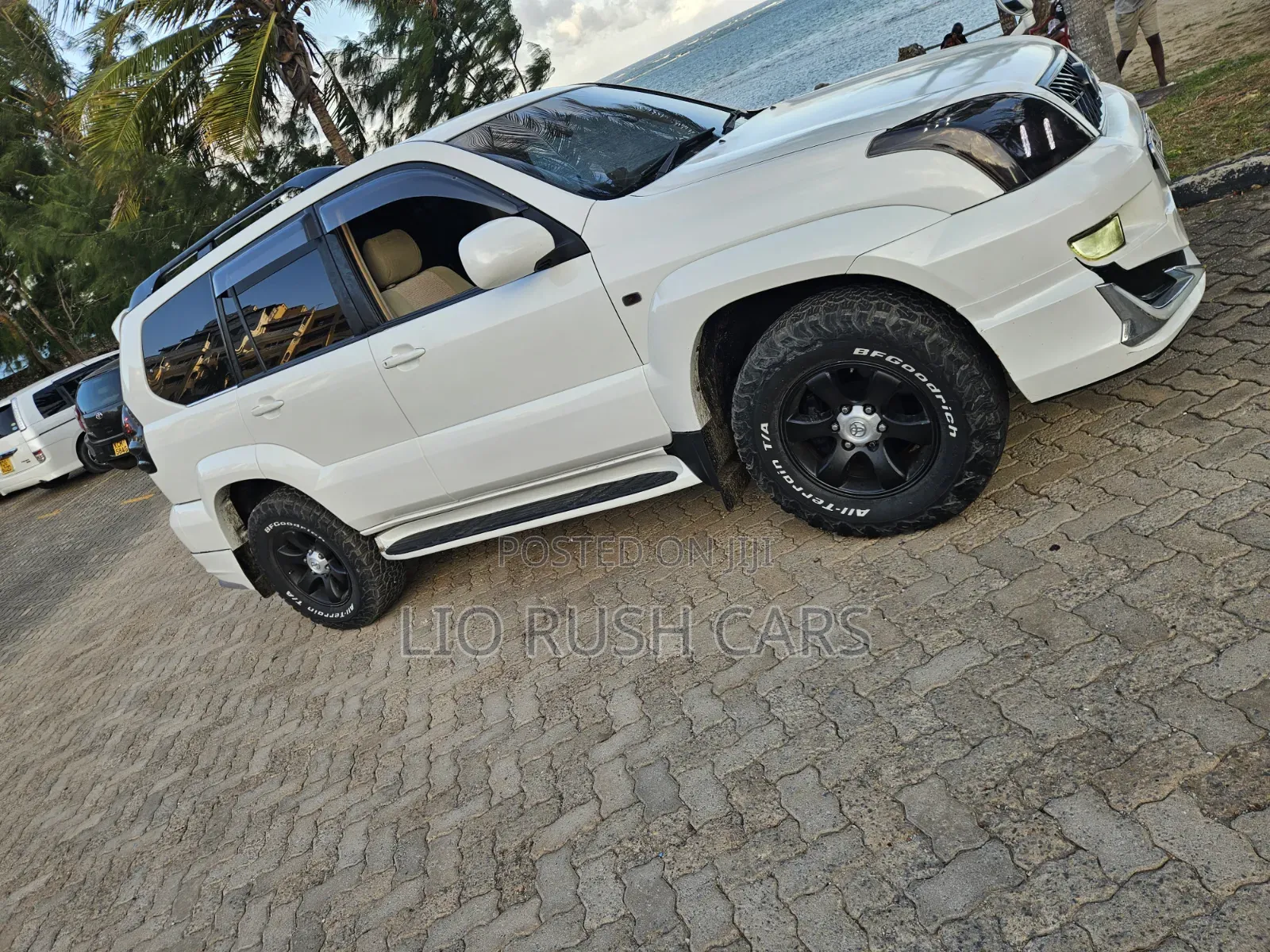 Toyota Land Cruiser Prado 2009 White
