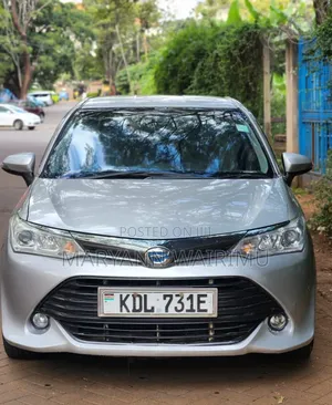 Toyota Axio 1.5 Hybrid 2WD 2016 Silver