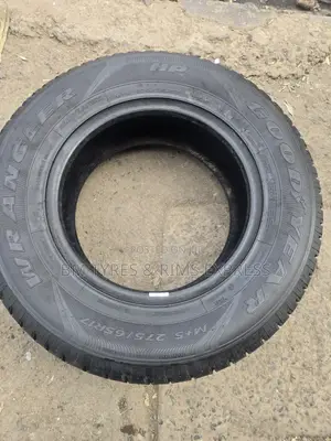 275 /65 R17 Goodyear Tires (Germany)