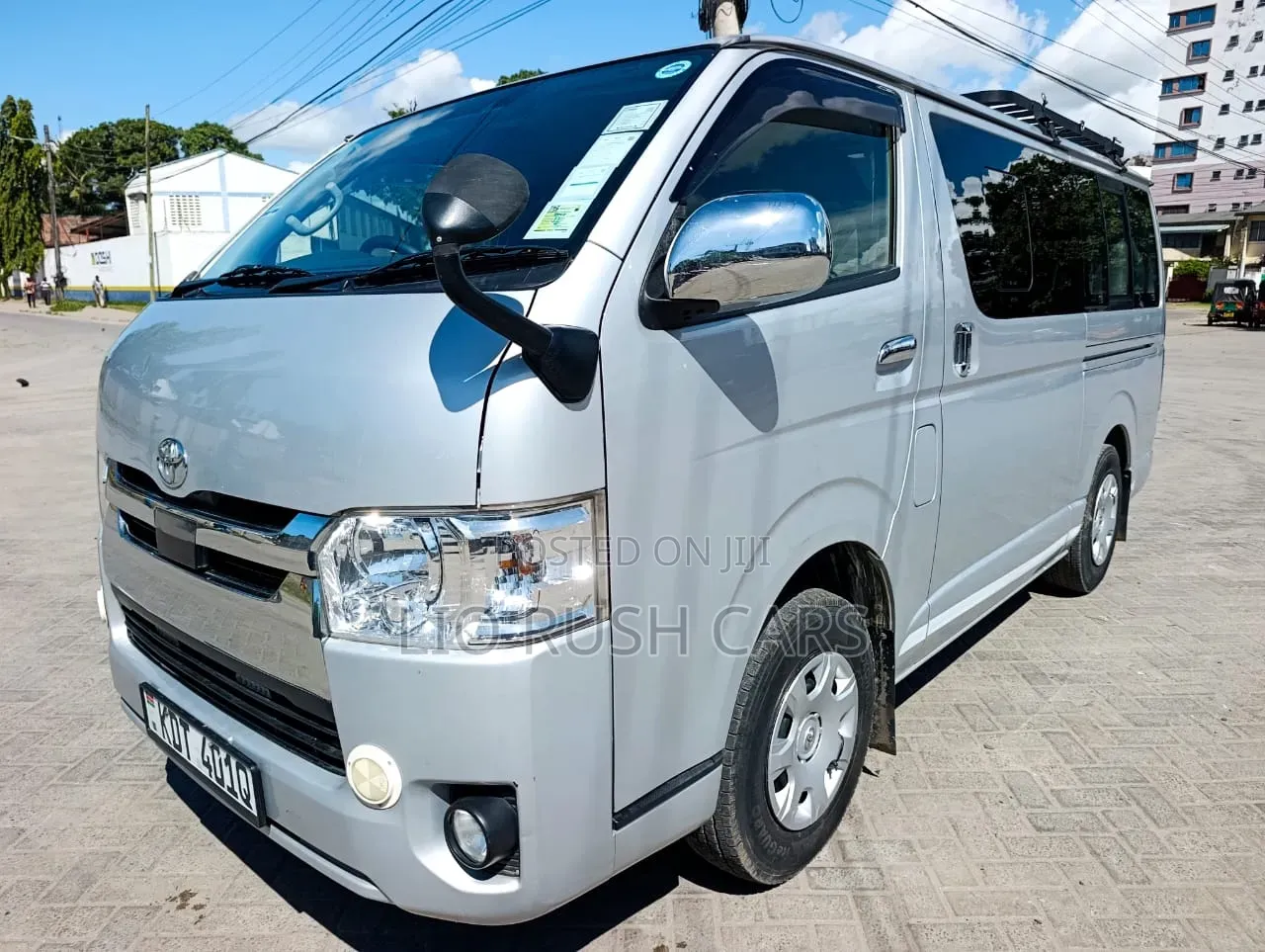 Toyota HiAce 2018 Silver