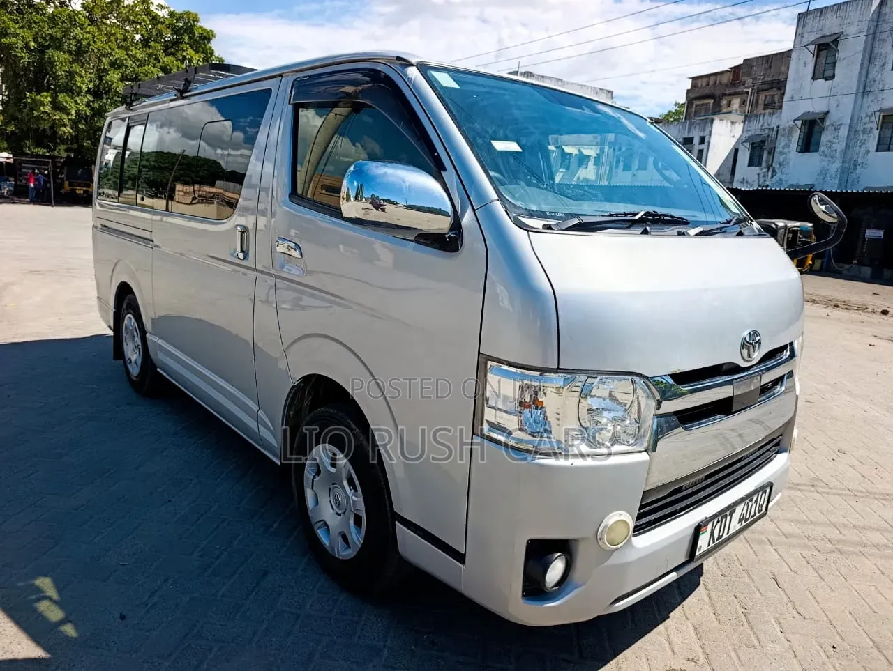 Toyota HiAce 2018 Silver