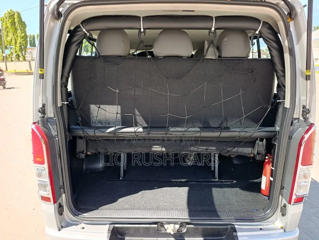 Toyota HiAce 2018 Silver