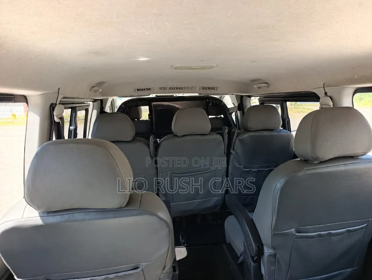 Toyota HiAce 2018 Silver