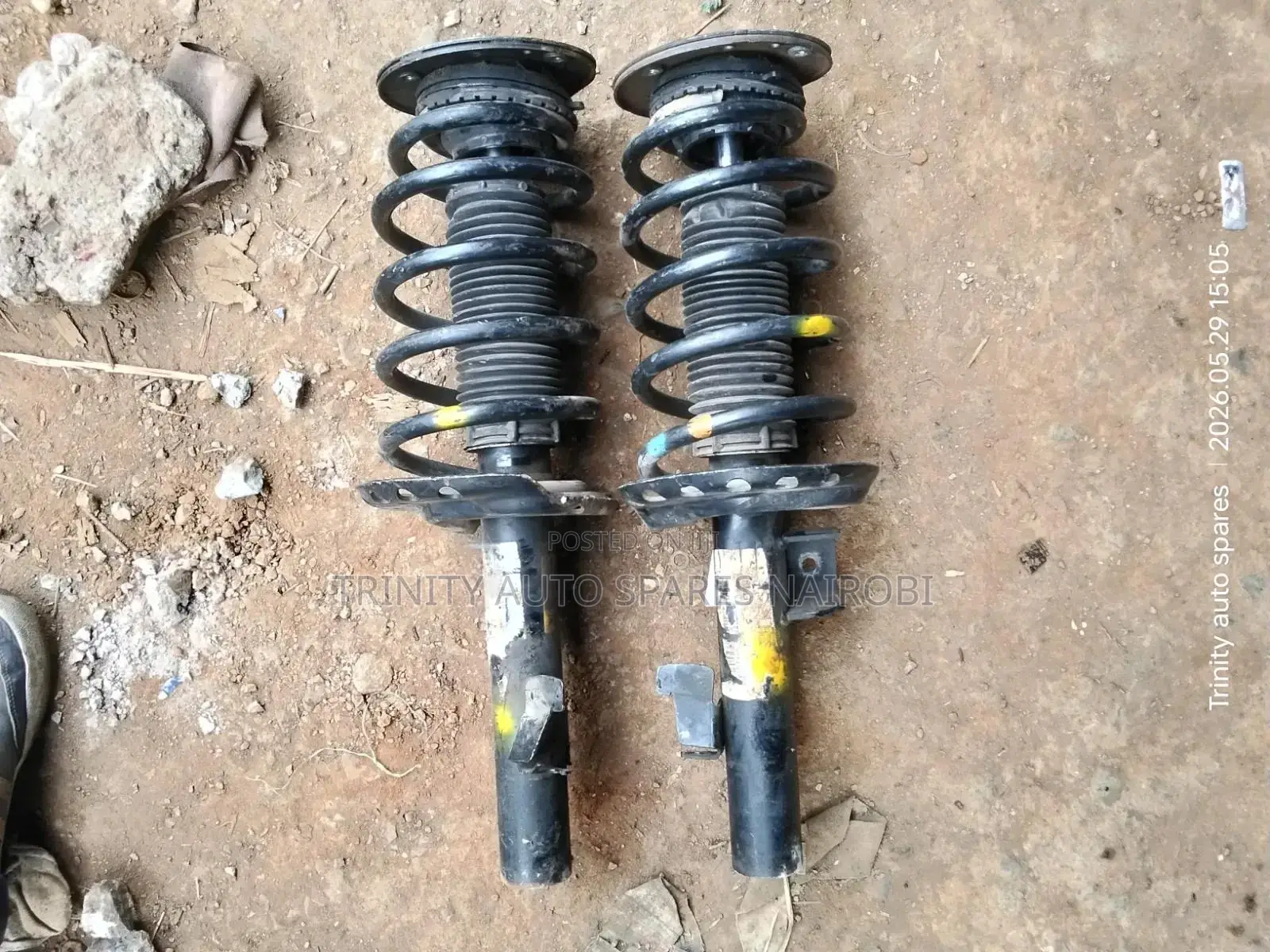 Original Ex Japan Nissan Ex-Trail T32 Front Complete Shocks