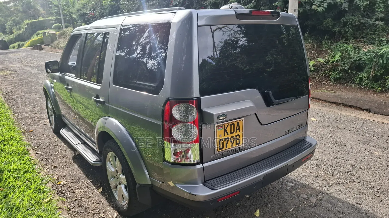 Land Rover Discovery 2013 Gray