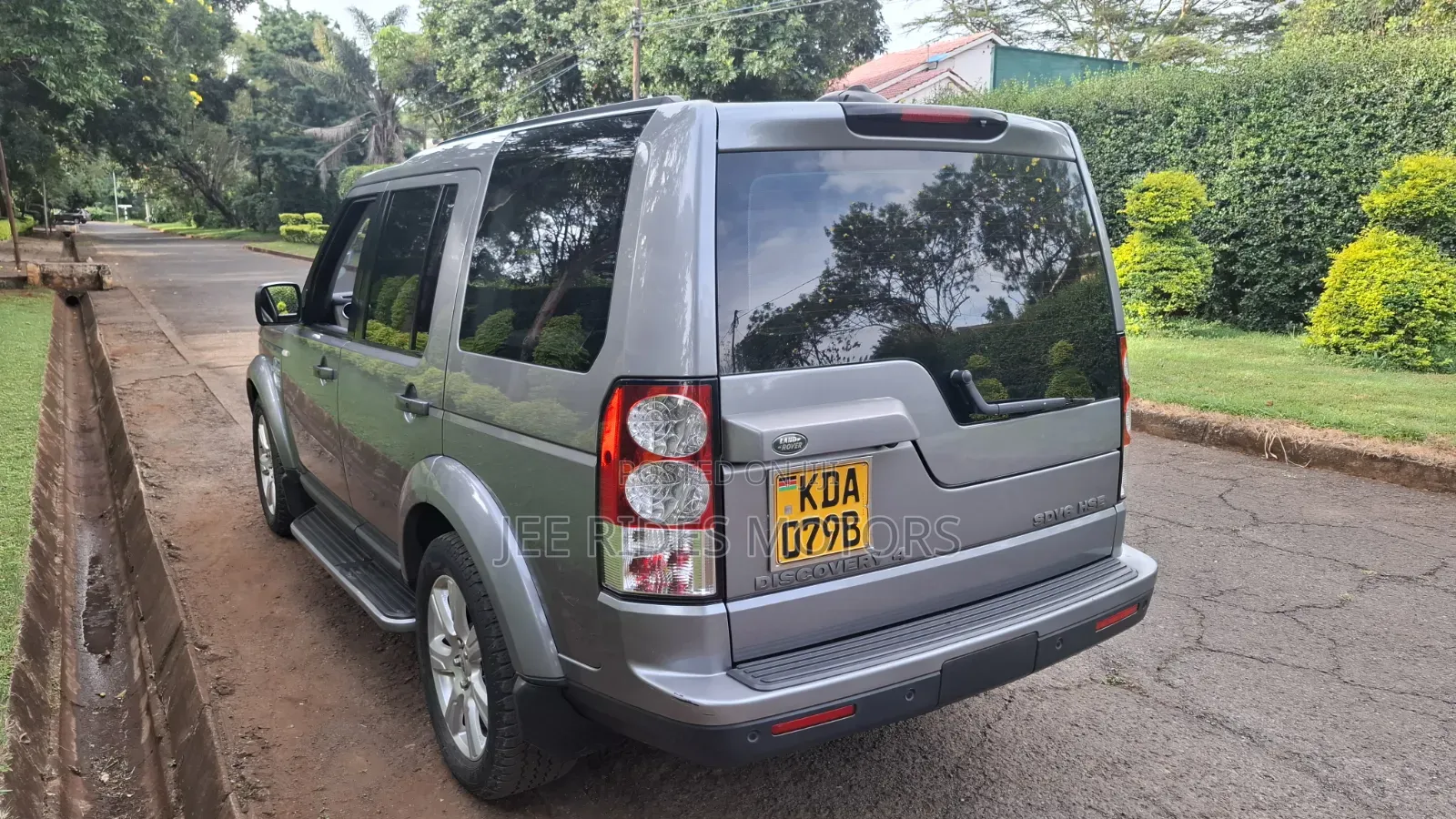 Land Rover Discovery 2013 Gray