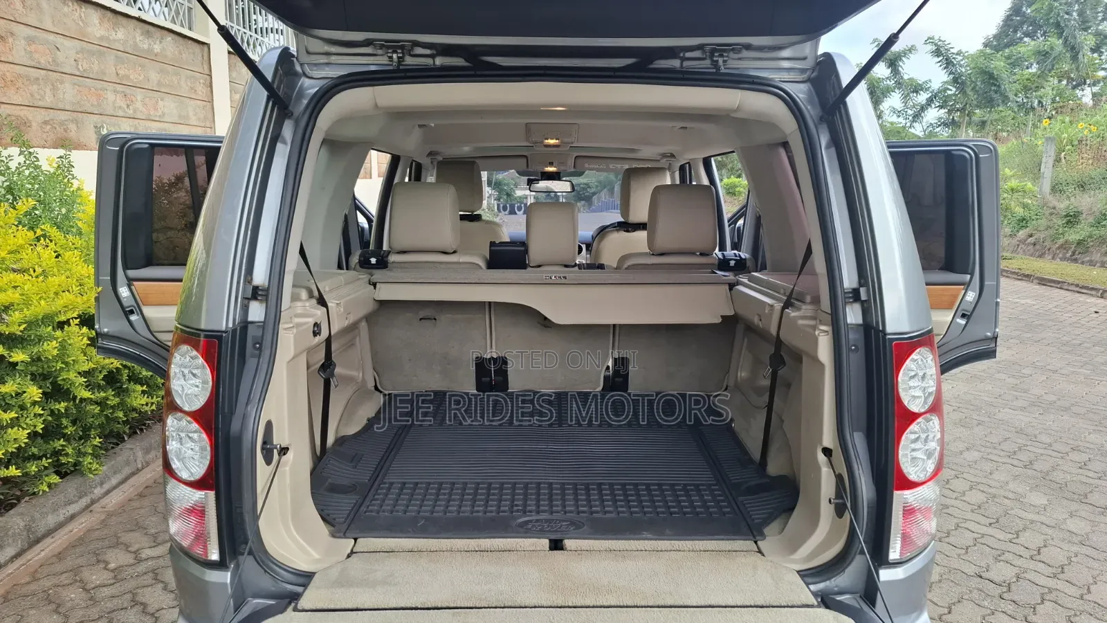 Land Rover Discovery 2013 Gray